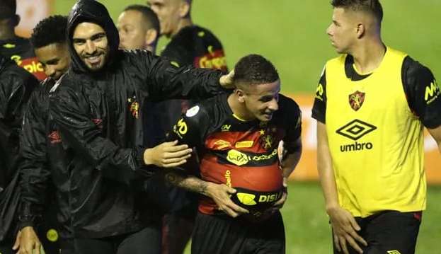 Sport vence Ceará pelo Brasileirão série B e retoma a liderança