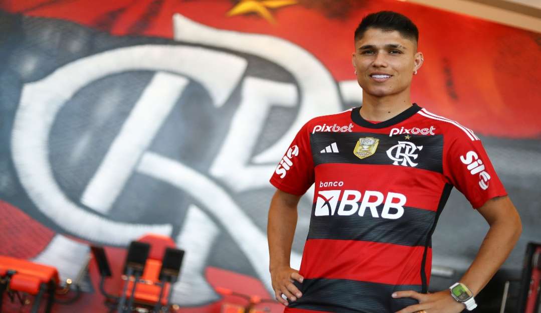 Flamengo apresenta Luiz Araújo, seu mais novo reforço