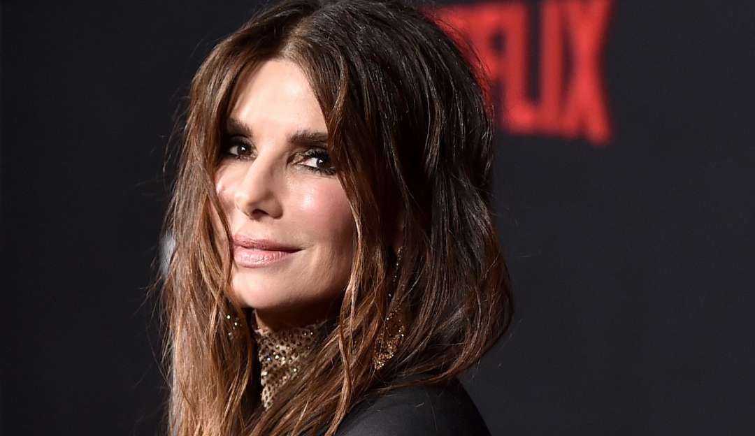 Sandra Bullock teve casa invadida em 2014 e momento vira documentário recém lançado nos EUA