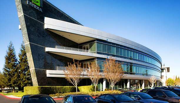 Ações da Nvidia sobem mais de 160% no primeiro semestre e lidera o setor