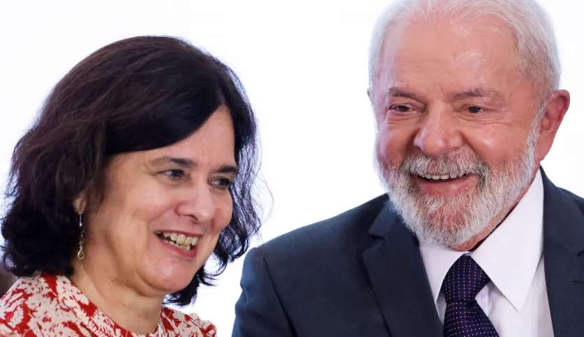 Lula afirma que Nísia Trindade permanecerá no Ministério da Saúde até quando ele desejar