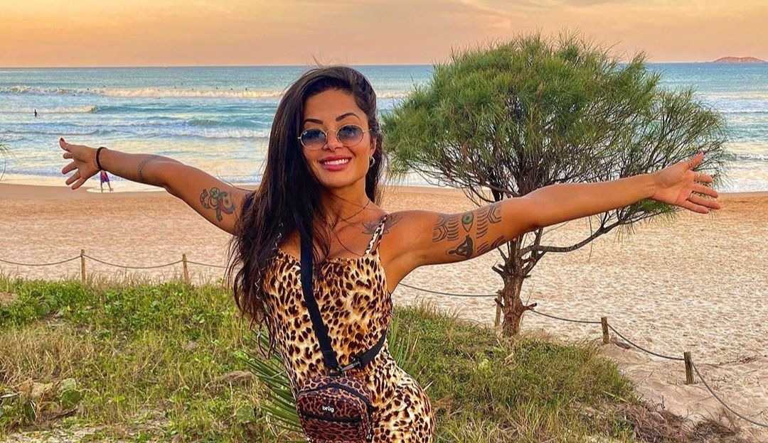 Aline Riscado divulga data de estreia do reality de futebol da SBT