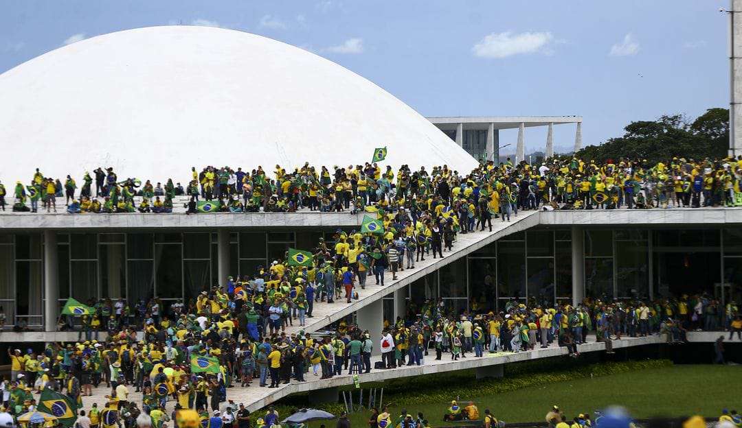 Atos antidemocráticos de 8 de janeiro completam seis  meses de investigações