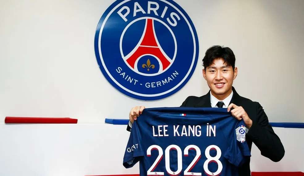 PSG anuncia a contratação do meia coreano Lee Kan-In