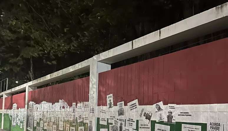 Presidente do Fluminse é alvo de protestos por parte de um grupo de torcedores