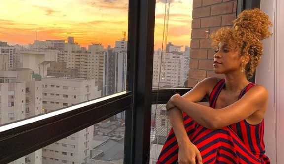Karol Conká diz que a raiva contra ela deveria ser contra Bolsonaro