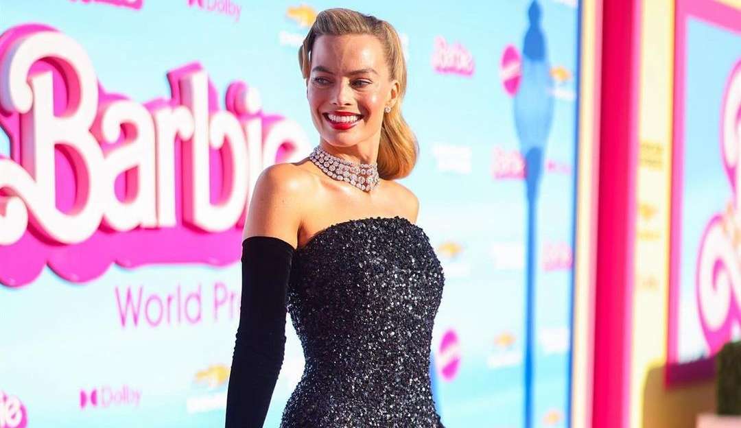 Celebridades se inspiram em Margot Robbie e entram com tudo na trend do barbiecore
