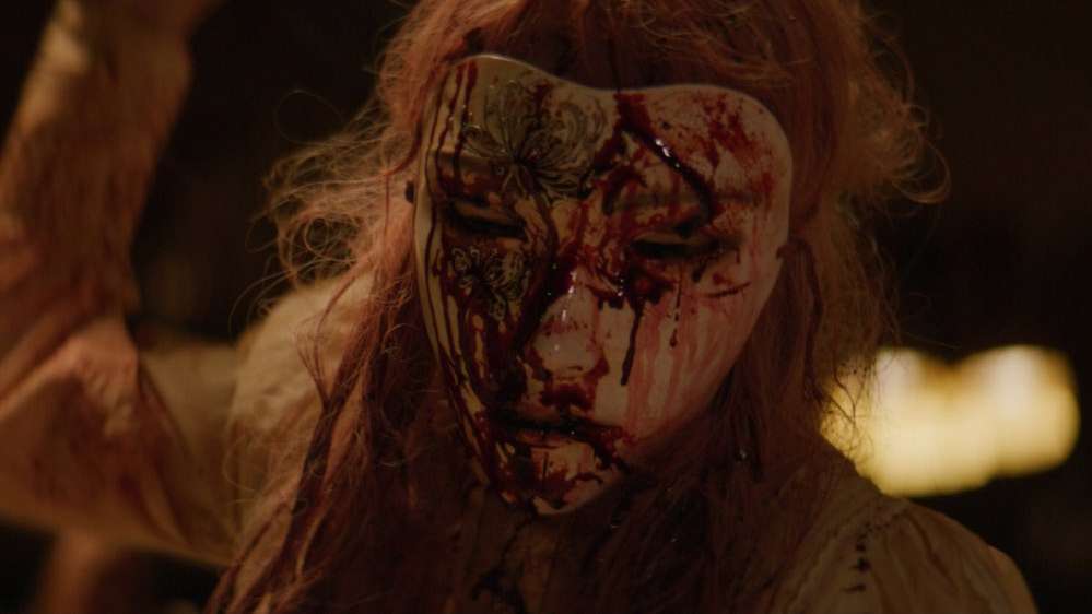 Cinderella em versão de terror tem primeiras imagens divulgadas