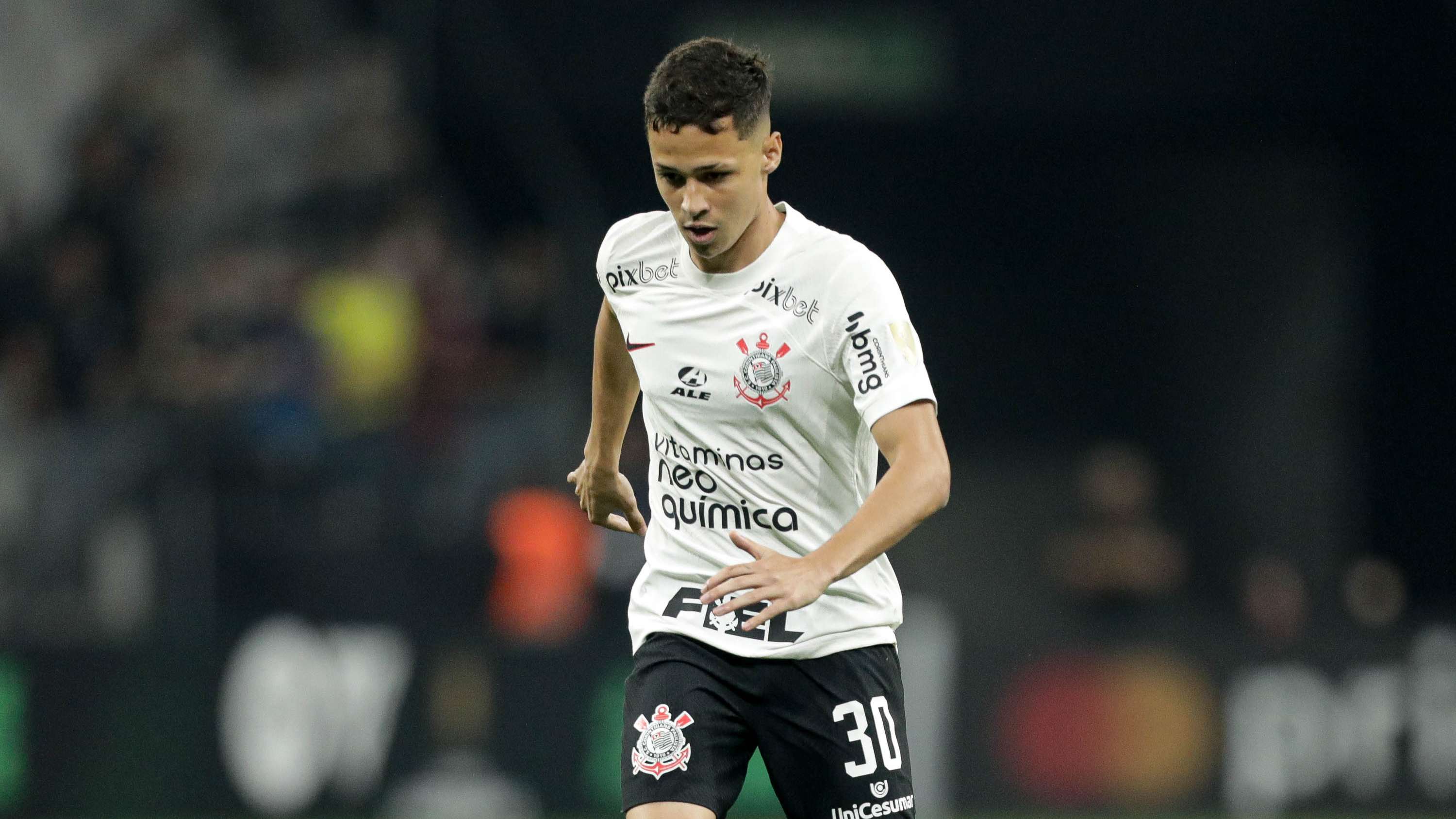 Corinthians x Universitario: Confira escalações, horário e onde assistir