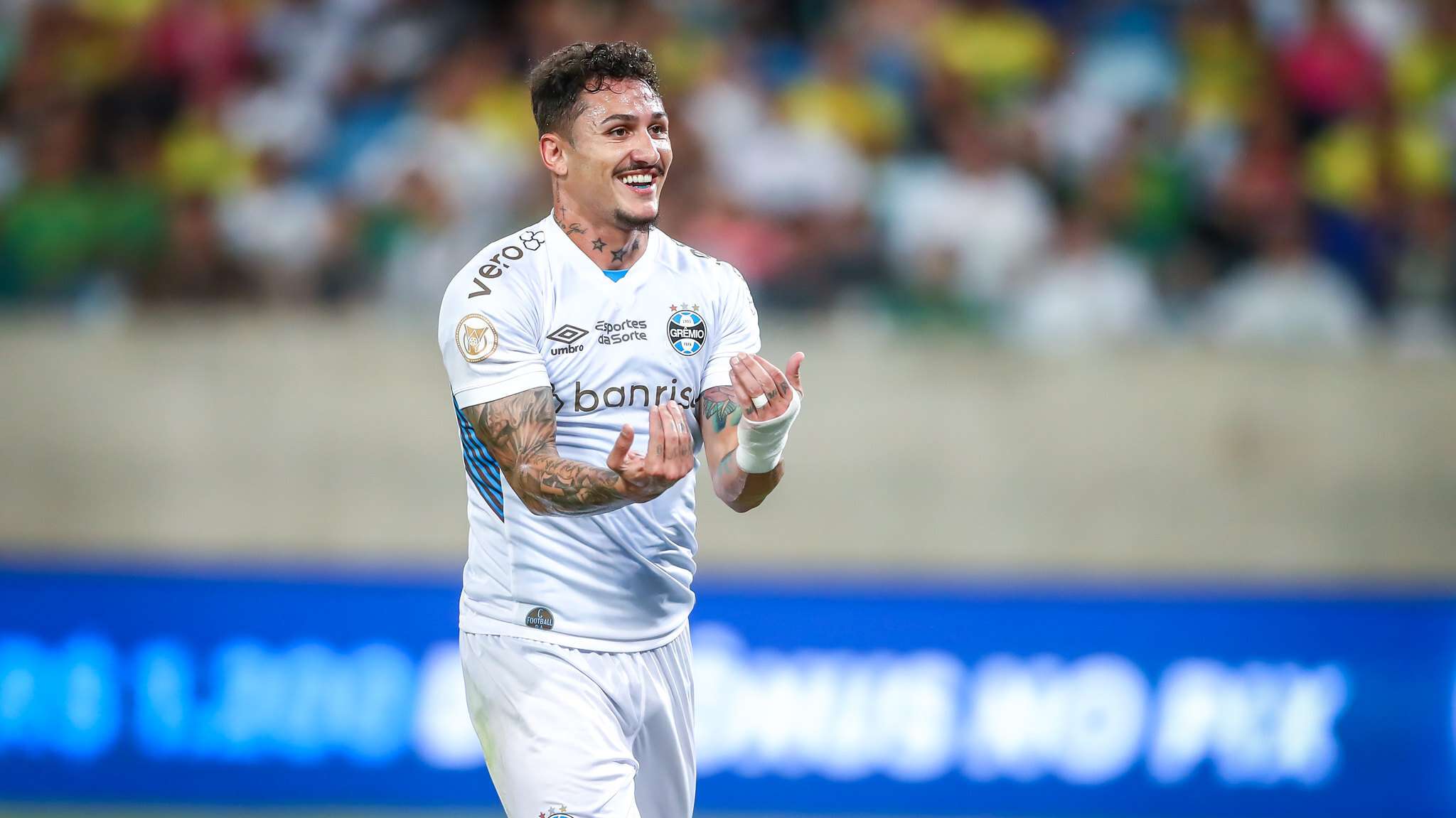 Vina deve se despedir do Grêmio depois do jogo contra o Bahia