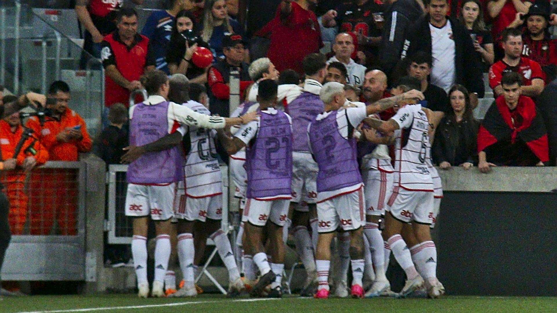 Flamengo derruba Athlético e está nas semifinais da Copa do Brasil