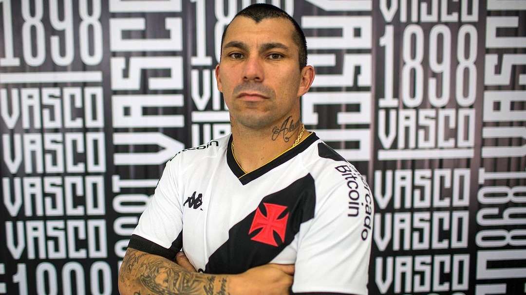 Medel é apresentado pelo Vasco