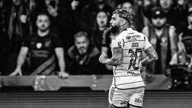Flamengo abre negociações para renovar contrato com Gabriel Barbosa por mais cinco anos