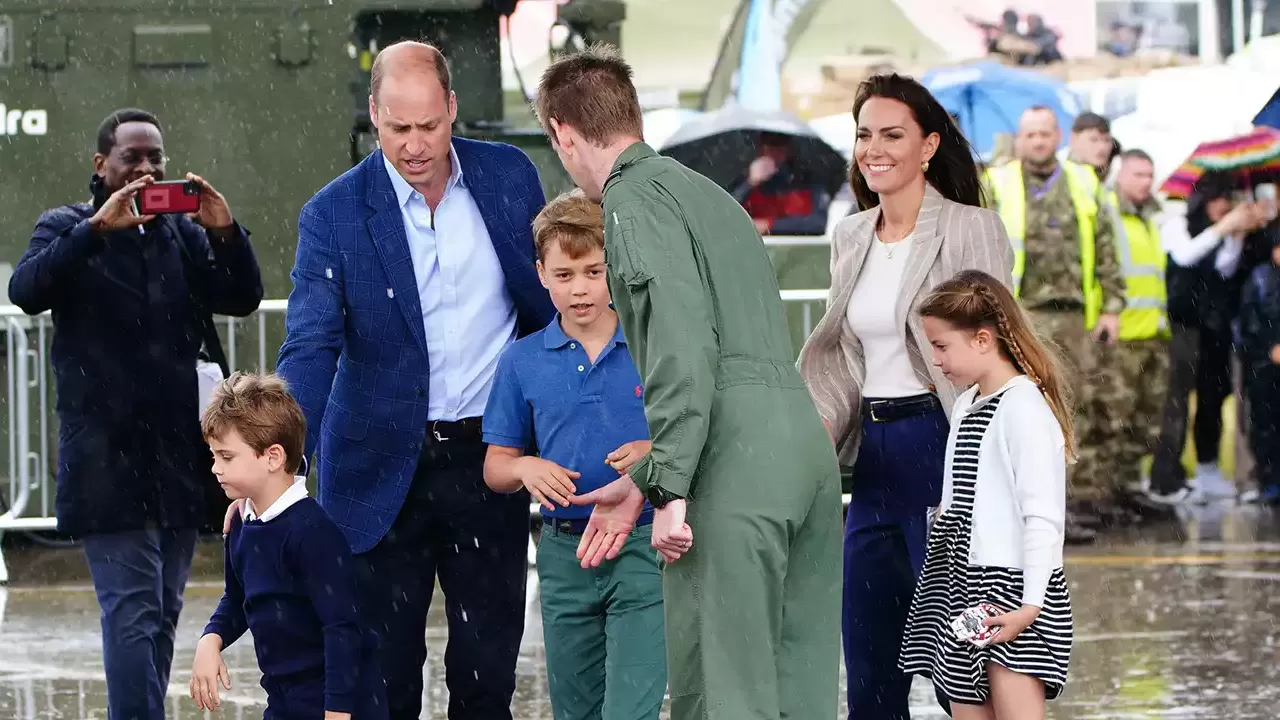 Príncipe William e Kate Middleton fazem aparição em evento da Força Aérea Britânica
