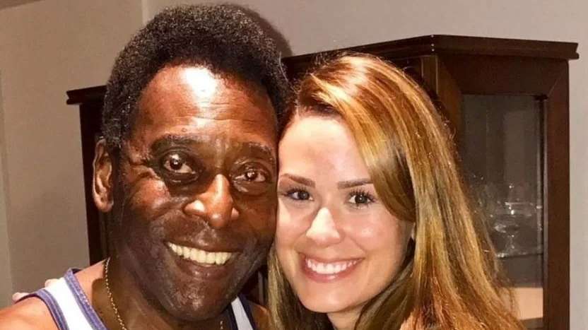 Enteada de Pelé é reconhecida como herdeira e filha socioafetiva do rei do futebol