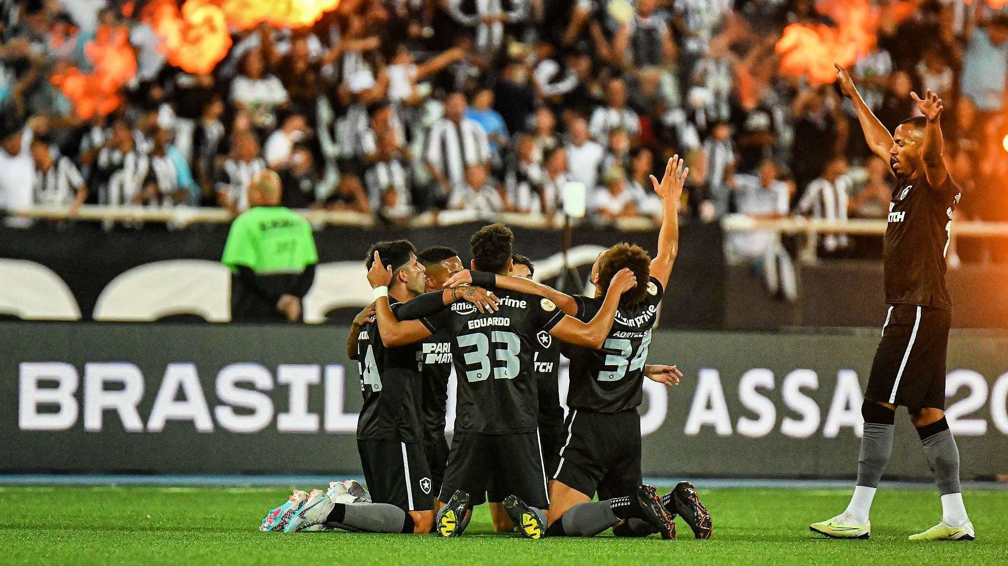 Botafogo vence Red Bull Bragantino e segue invicto dentro de casa no Campeonato Brasileiro