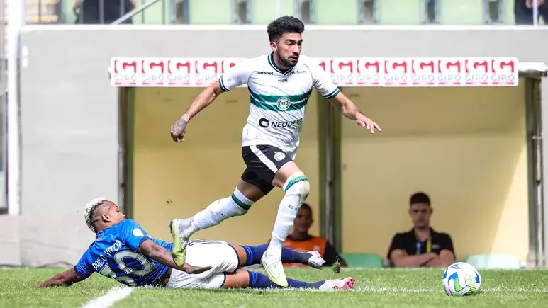 Cruzeiro e Coritiba empatam sem gols em jogo equilibrado pelo Brasileirão
