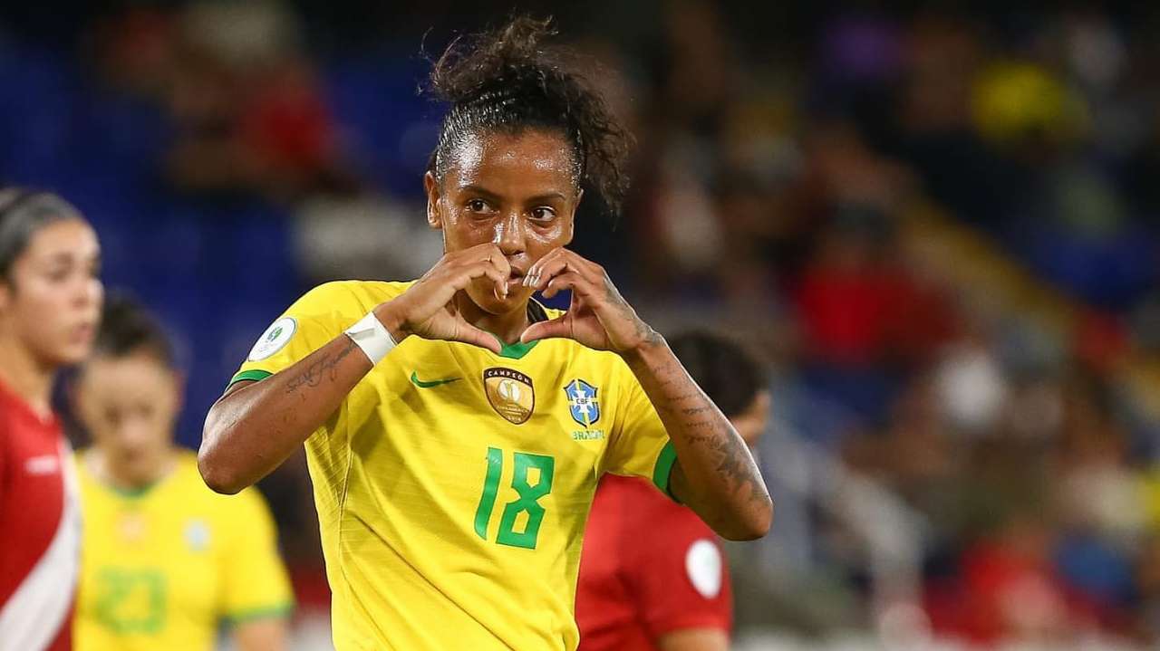 Seleção Feminina realiza jogo-treino e Geyse começa como titular no lugar de Bia Zaneratto