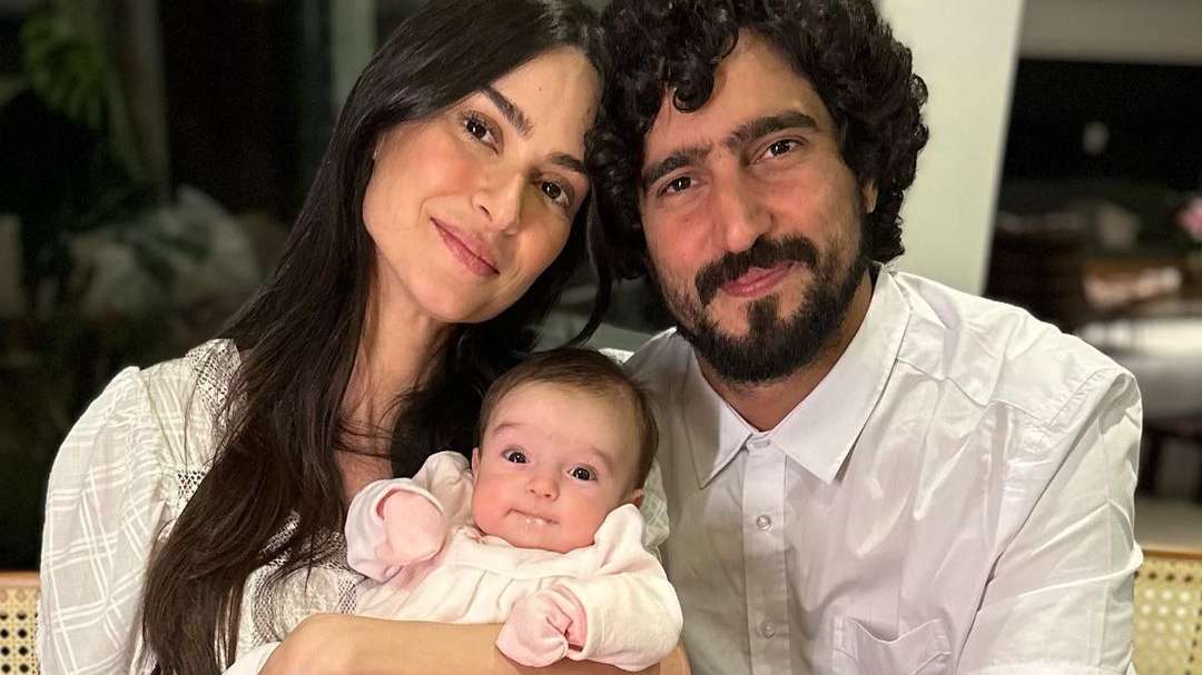 Thaila Ayala e Renato Goés contam detalhes sobre a cirurgia da filha caçula