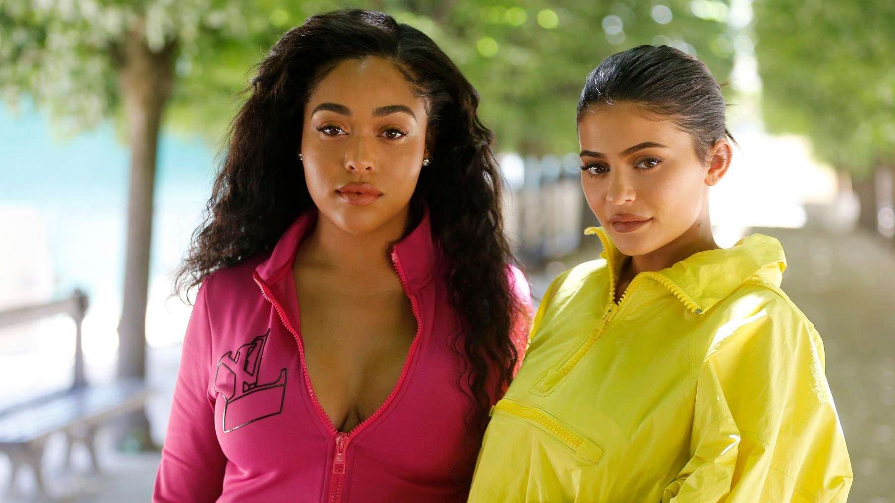 Kylie Jenner é flagrada em momento descontraído com Jordyn Woods