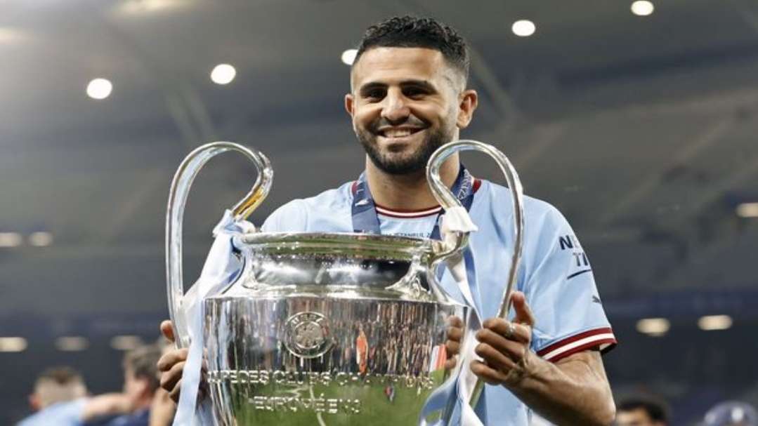 Mahrez, jogador do Manchester City, está a caminho da Arábia