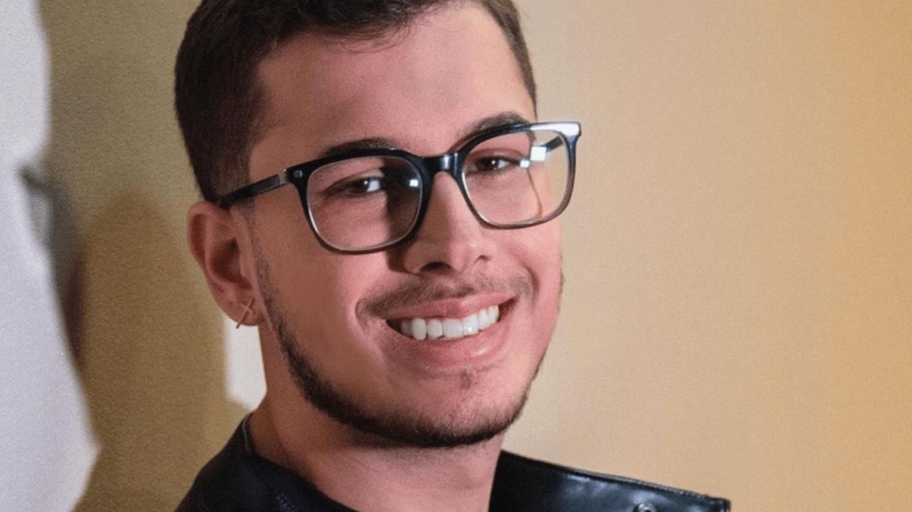 Dona Ruth, mãe de Marília Mendonça presenteia filho com um carro avaliado em R$ 150 mil