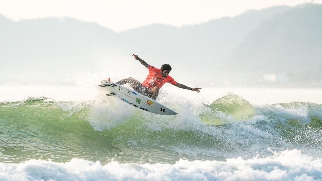 Filipe Toledo consegue vaga para as Olimpíadas de Paris