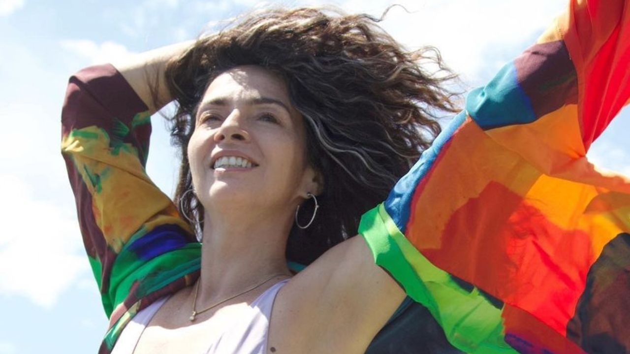 Sem tabu, Claudia Ohana fala sobre vida sexual aos 60 anos