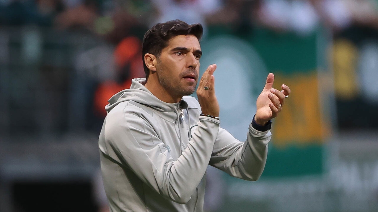 Abel Ferreira afirma que os reforços estão no próprio clube