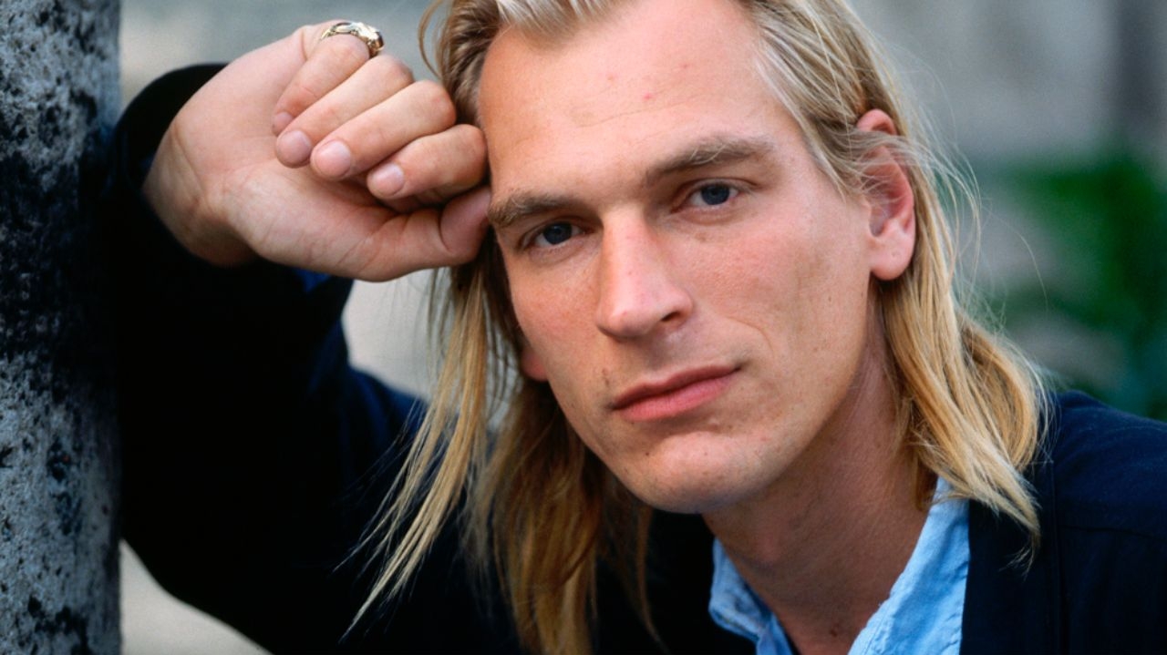 Causa da morte do ator Julian Sands é divulgada