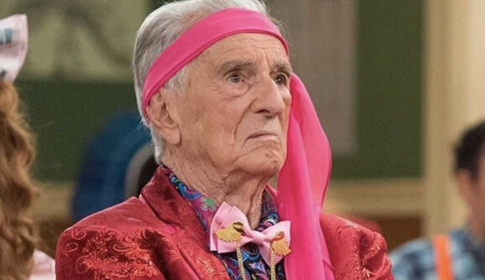 Aos 101 anos, Orlando Drummond recebe alta após quase dois meses internado