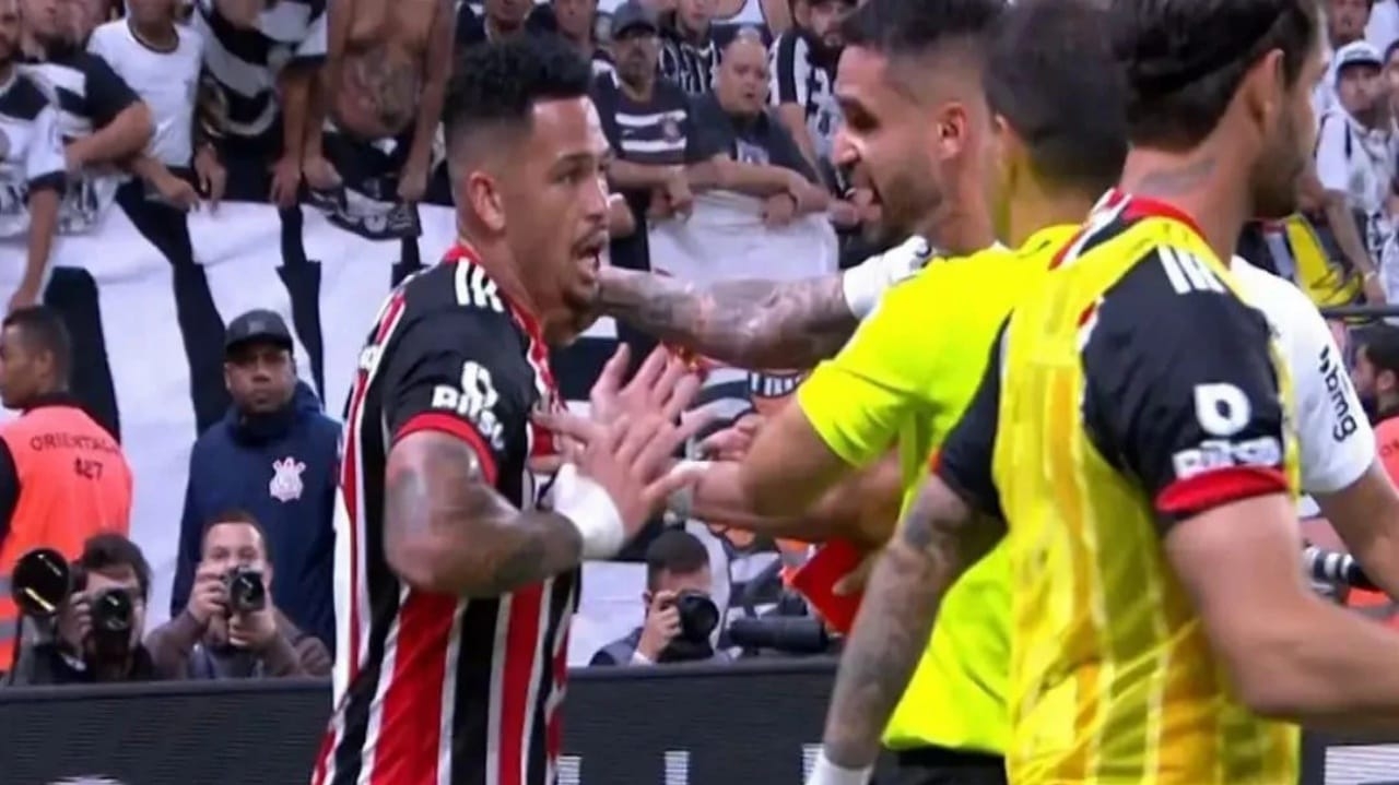 Jogadores do Corinthians repudiam atitude de Luciano após gol de empate no Majestoso