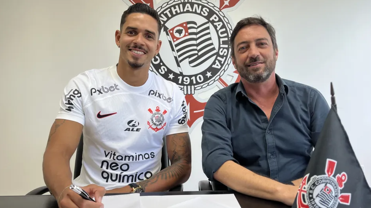 Corinthians oficializa a contratação do zagueiro Lucas Veríssimo