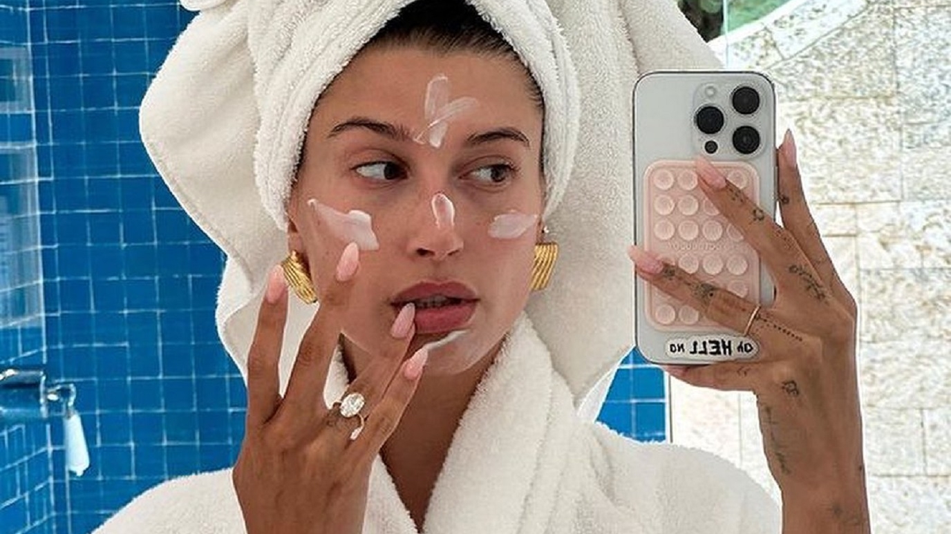 Marcas de Hailey Bieber e Millie Bobby Brown lideram engajamento no Instagram e TikTok