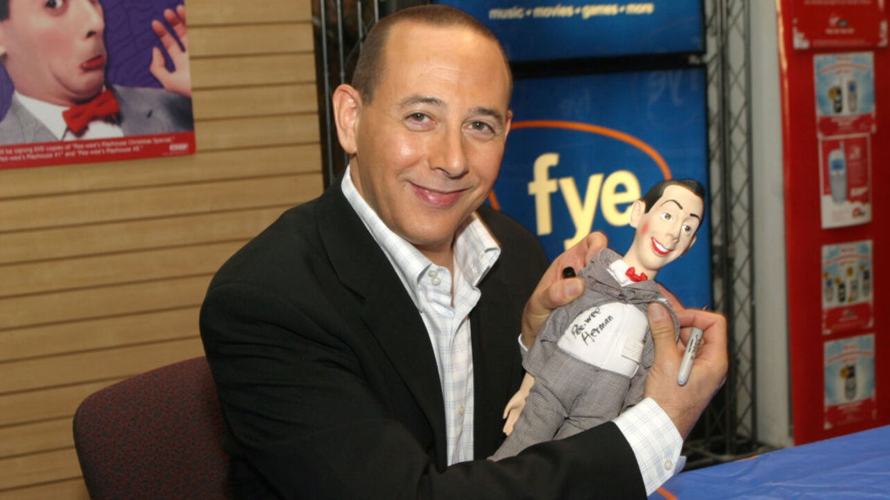 Morre Paul Reubens, conhecido pelo personagem Pee-Wee Herman, aos 70 anos