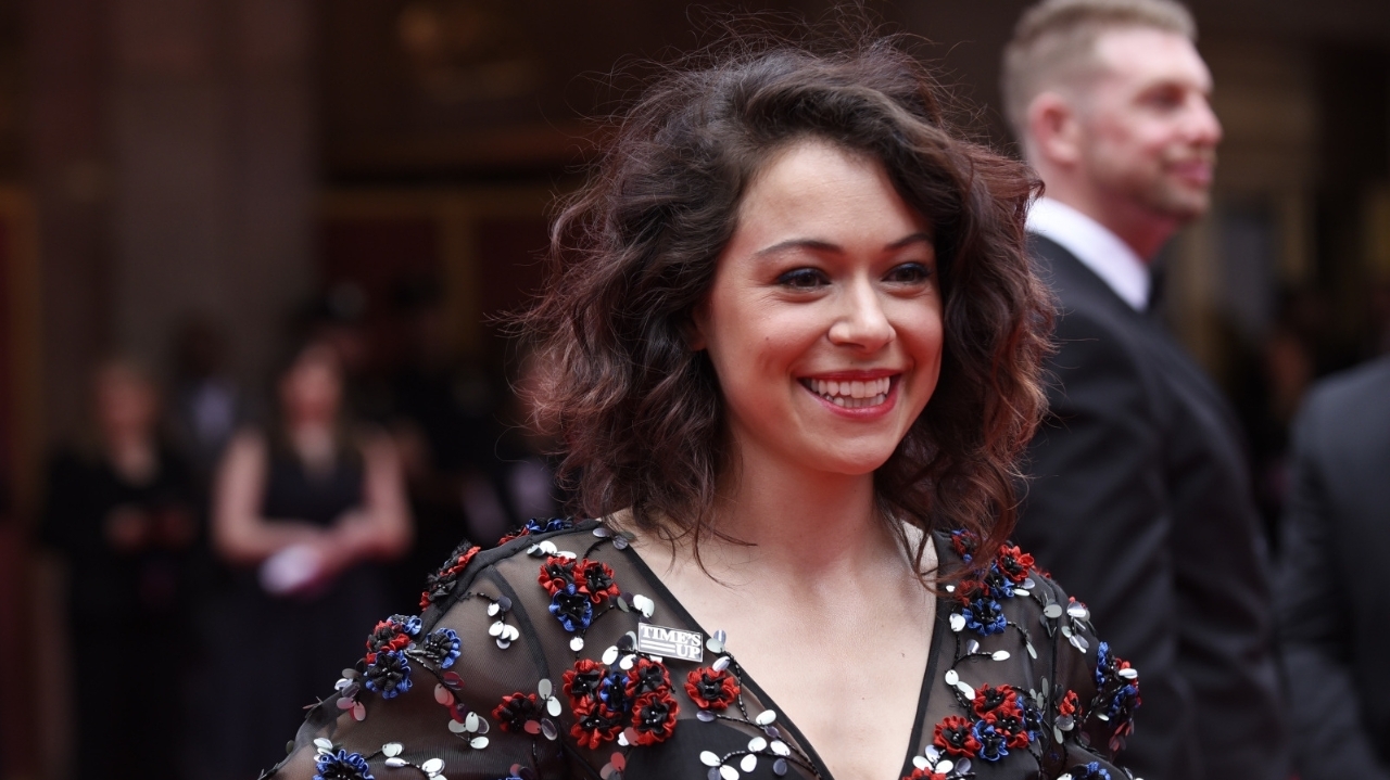 Tatiana Maslany, a Mulher-Hulk, critica CEO da Disney e expõe abuso na companhia