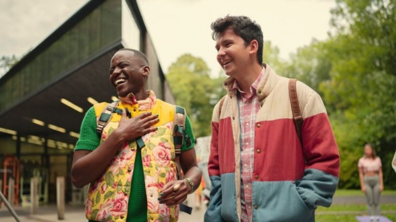 Novas imagens da última temporada de “Sex Education” são liberadas