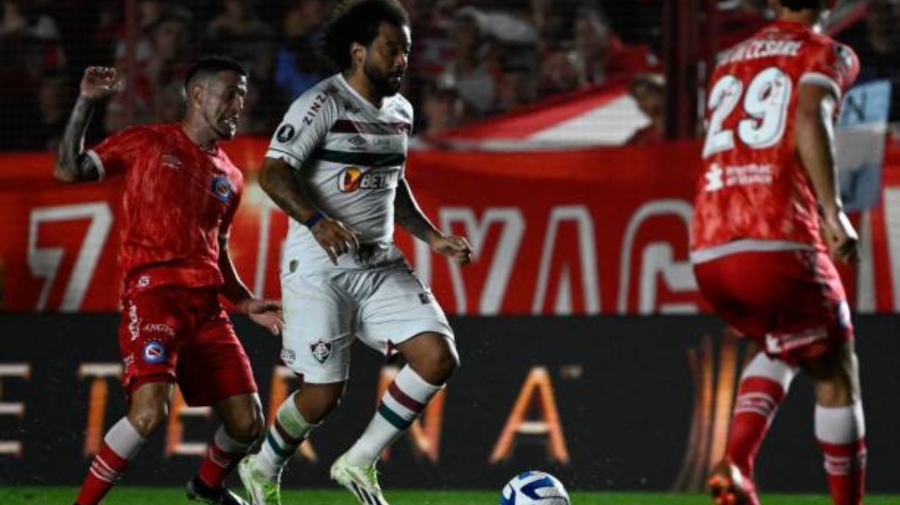 Fluminense busca reverter expulsão de Marcelo na Libertadores com base em atitude pós-lance
