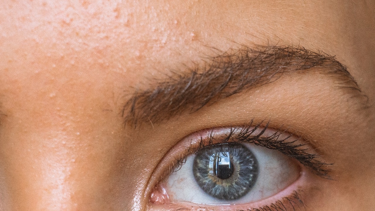 O segredo do skincare para peles oleosas: limpar, hidratar e prevenir