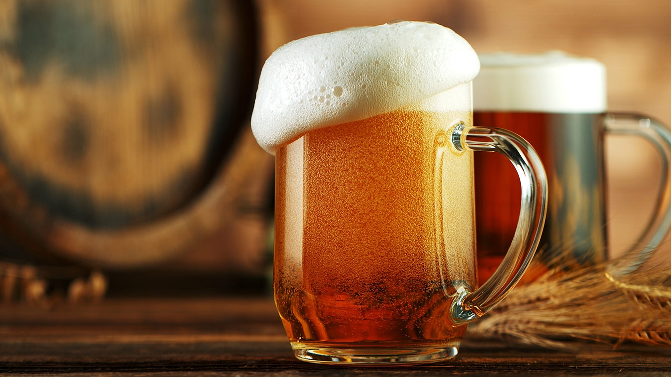 Brinde ao Dia da Cerveja: aprenda truques para apreciar a gelada como um profissional
