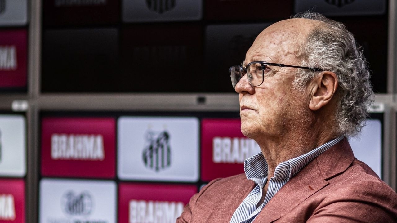 Santos desliga Paulo Roberto Falcão do cargo de coordenador esportivo