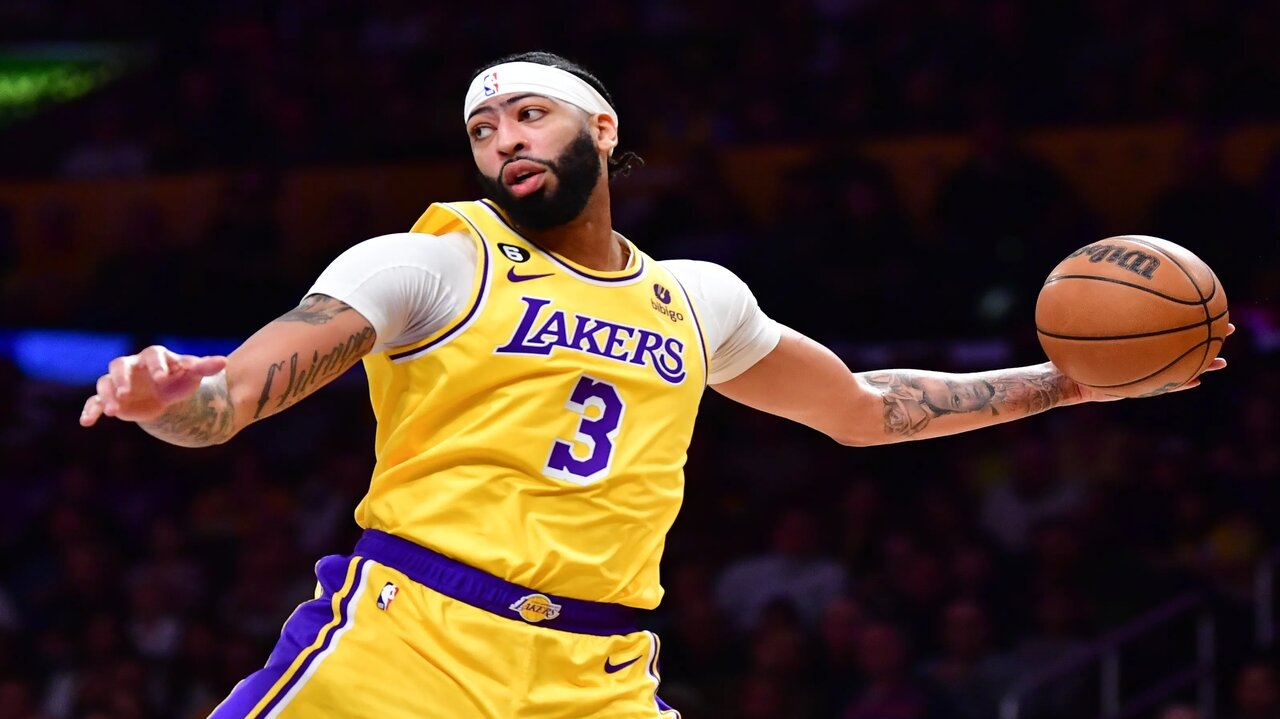 Anthony Davis renova com os Lakers e se torna o jogador com o maior salário da história da NBA