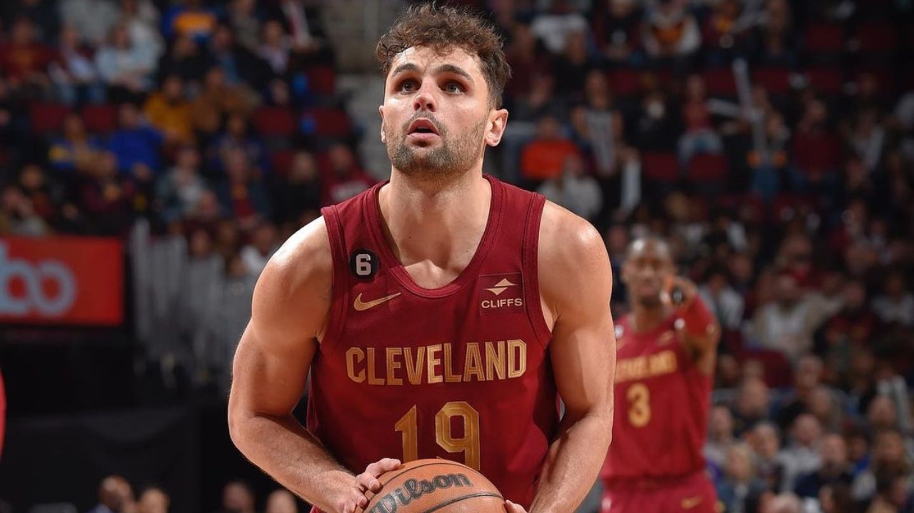 Raulzinho se despede da NBA após oito temporadas na melhor liga de basquete do mundo