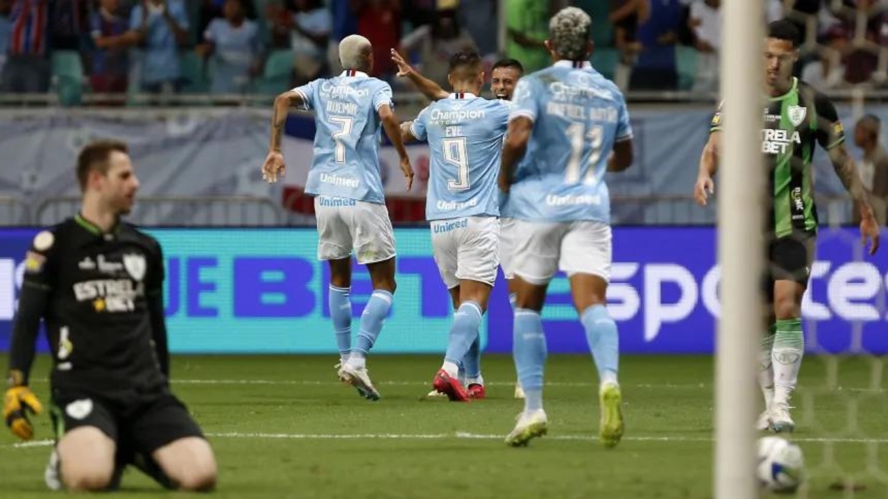 Bahia derrota o América MG, encerra jejum de oito jogos sem vitória e deixa a zona de rebaixamento
