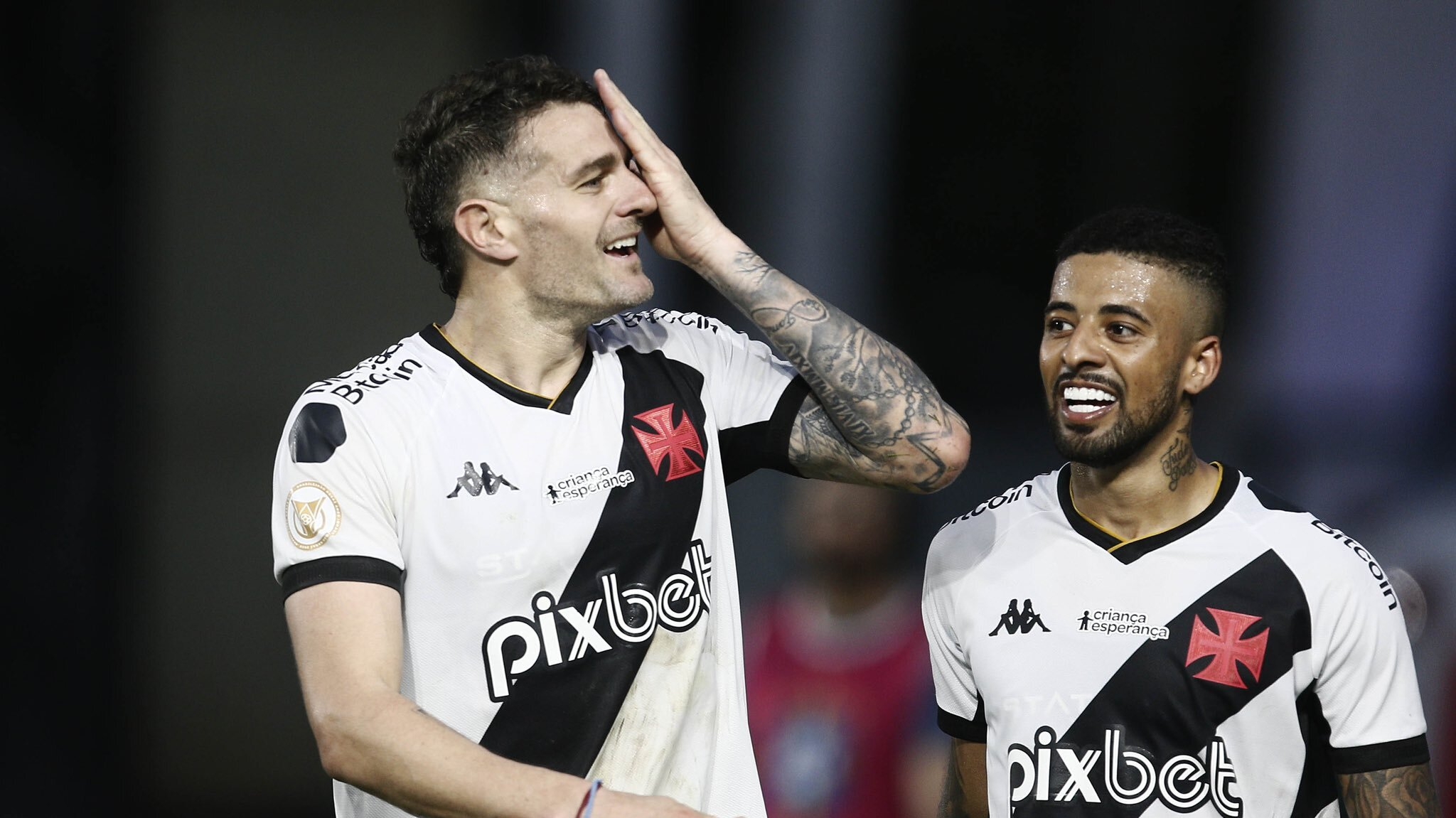 Vasco conta com brilho de estreante e vence o Grêmio em São Januário