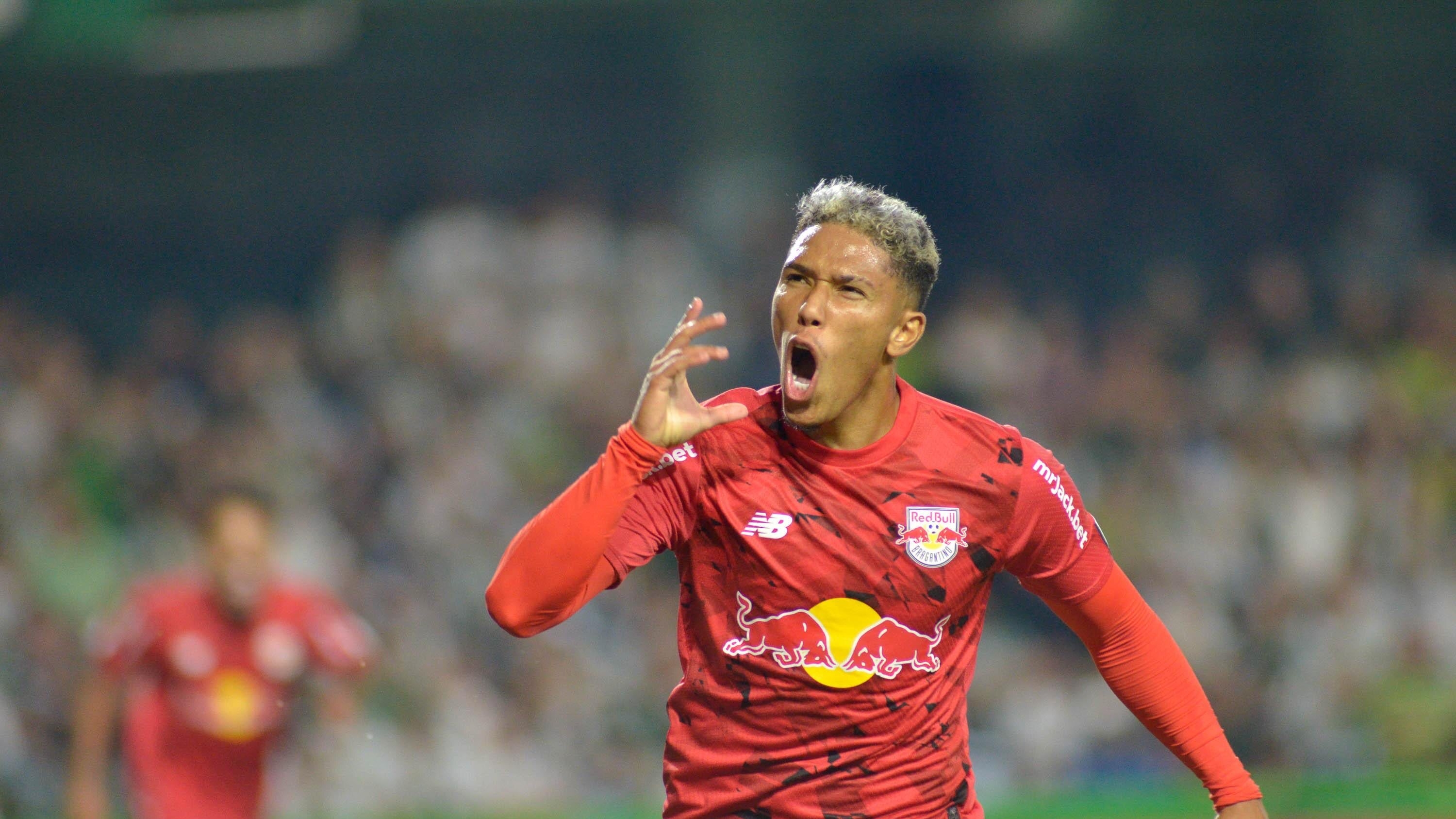 Red Bull Bragantino supera o Coritiba e assume a quinta posição do Brasileirão