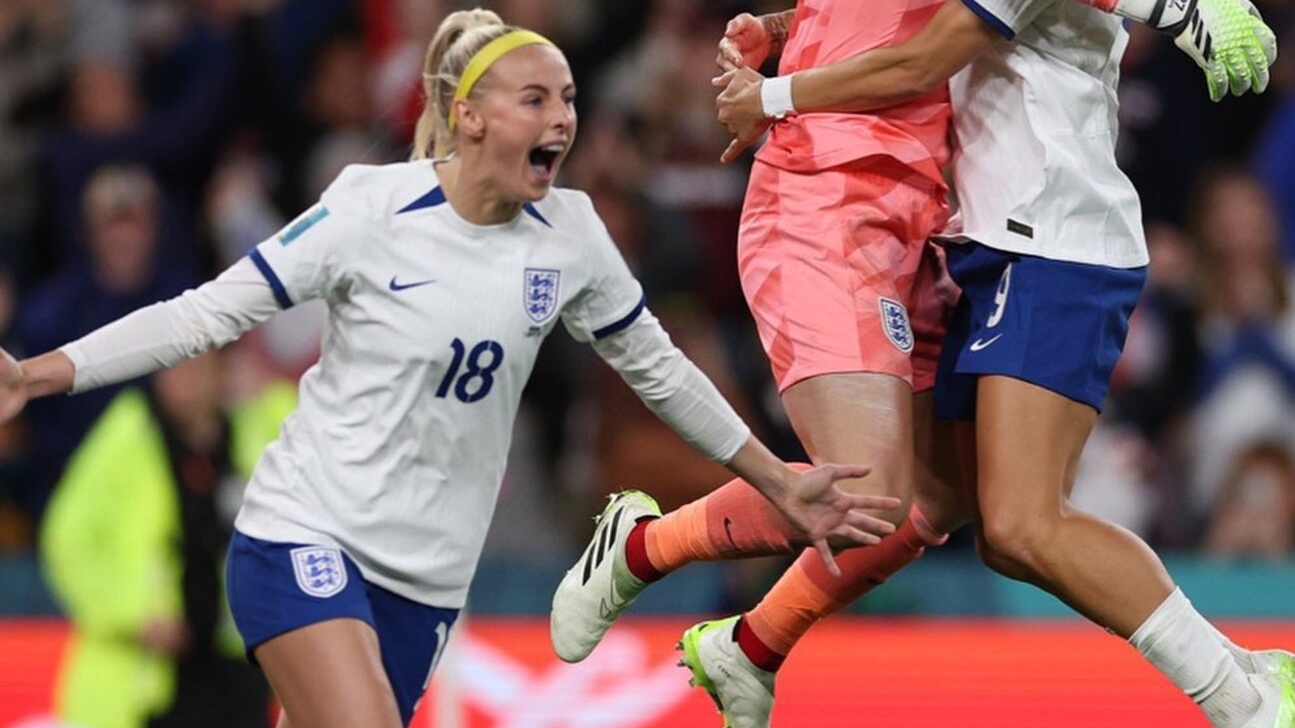 Inglaterra com uma a menos bate Nigéria nos pênaltis e avança para as quartas de final