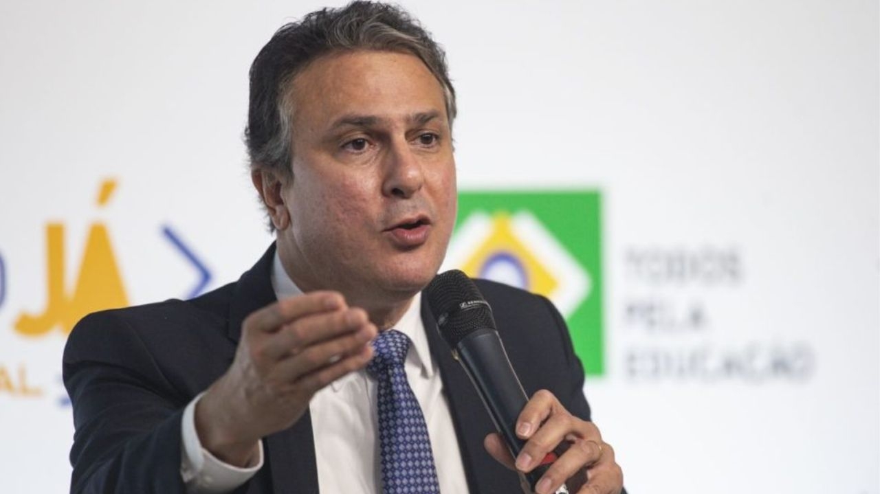 MEC propõe aumento da carga horária do novo Ensino Médio nas disciplinas de formação básica