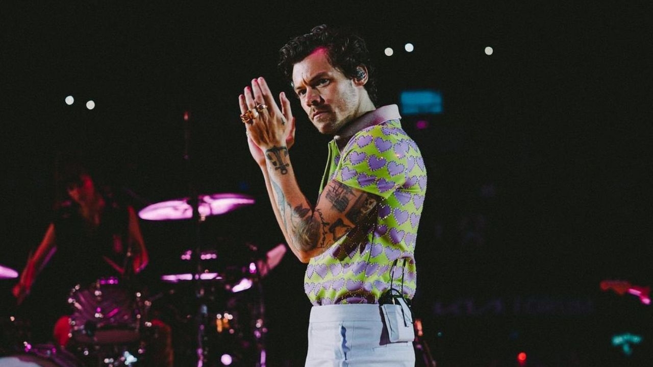 Love On Tour: Harry Styles alcança a 4ª maior arrecadação da história com sucesso de turnê