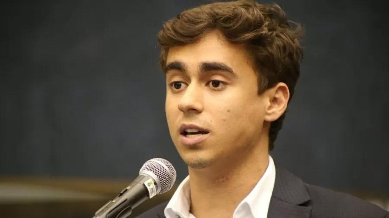 Justiça decide que Nikolas Ferreira exclua postagens com conteúdo transfóbico de suas redes sociais